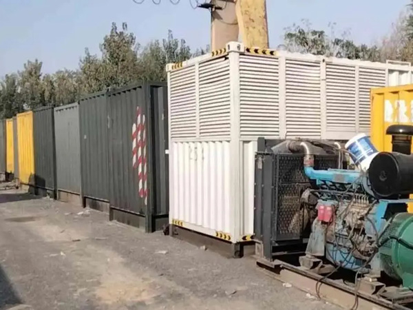 岱岳200KW柴油发电机机组每小时油耗是多少？